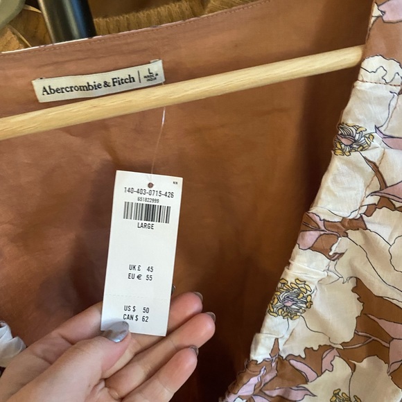 NWT Abercrombie & Fitch cropped blouse - Picture 2 of 2